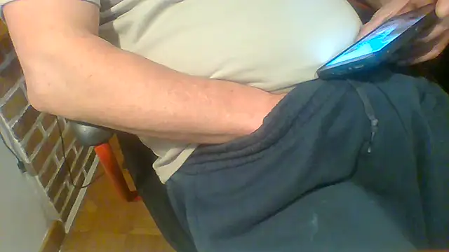 Snapshot of ludowrss chatting on 07/25/26, 03:59 ludowrss online show from 07/25/26, 03:59