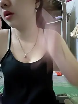 Snapshot of Pinks_cool chatting on 04/12/26, 04:12 Pinks cool online show from 04/12/26, 04:12