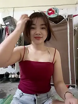 Snapshot of Pinks_cool chatting on 04/17/26, 03:04 Pinks cool online show from 04/17/26, 03:04