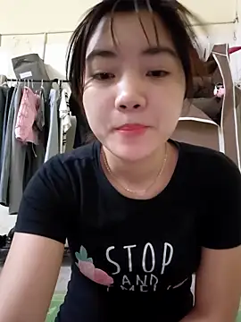 Snapshot of Pinks_cool chatting on 04/21/26, 12:34 Pinks cool online show from 04/21/26, 12:34