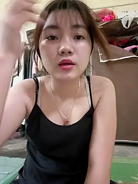 Snapshot of Pinks_cool chatting on 04/21/26, 02:34 Pinks cool online show from 04/21/26, 02:34