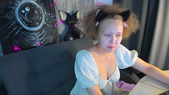 Snapshot of Senya_Sol chatting on 03/31/26, 10:21 Senya Sol online show from 03/31/26, 10:21