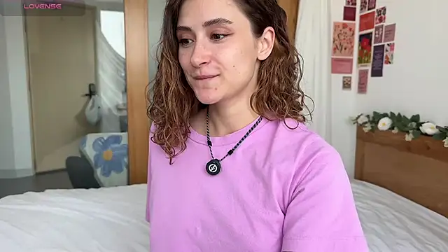 Snapshot of cutiemari chatting on 04/04/26, 04:11 cutiemari online show from 04/04/26, 04:11