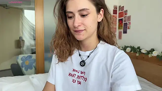 Snapshot of cutiemari chatting on 04/05/26, 04:31 cutiemari online show from 04/05/26, 04:31