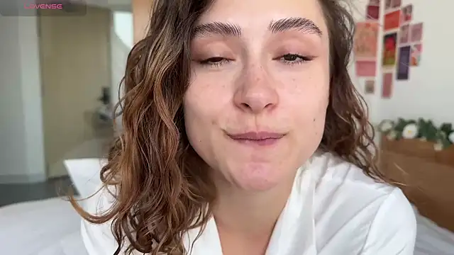 Snapshot of cutiemari chatting on 04/10/26, 04:39 cutiemari online show from 04/10/26, 04:39