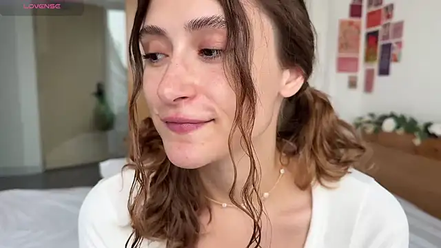 Snapshot of cutiemari chatting on 04/19/26, 05:07 cutiemari online show from 04/19/26, 05:07