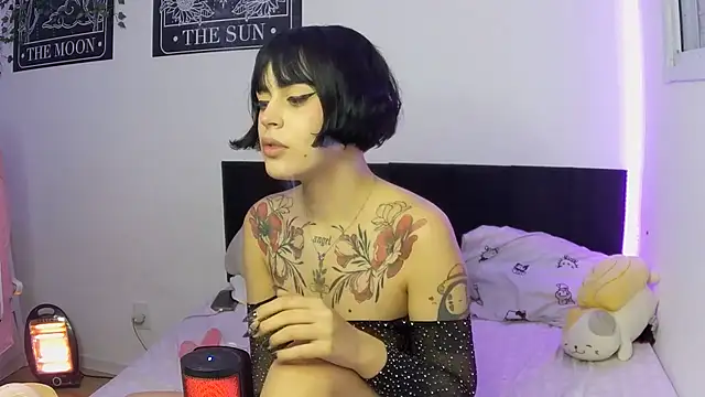 Snapshot of ariane_kimiko chatting on 06/26/26, 02:49 ariane kimiko online show from 06/26/26, 02:49
