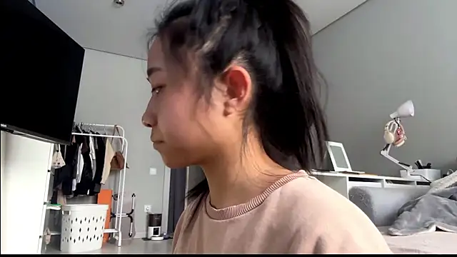 SweetMiaXO online show from 02/02/26, 04:22