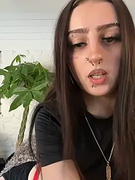 Snapshot of bellaxlauren chatting on 06/19/26, 05:39 bellaxlauren online show from 06/19/26, 05:39