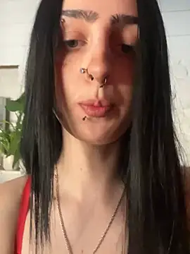 Snapshot of bellaxlauren chatting on 07/01/26, 04:18 bellaxlauren online show from 07/01/26, 04:18