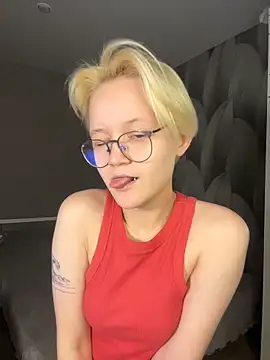 Snapshot of LuunaDorean chatting on 02/02/26, 11:58 LuunaDorean online show from 02/02/26, 11:58