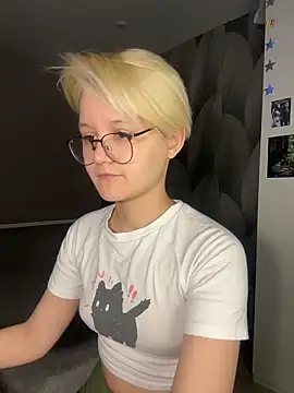 Snapshot of LuunaDorean chatting on 02/09/26, 10:30 LuunaDorean online show from 02/09/26, 10:30