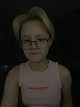 Snapshot of LuunaDorean chatting on 02/13/26, 07:21 LuunaDorean online show from 02/13/26, 07:21