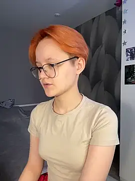 Snapshot of LuunaDorean chatting on 02/22/26, 09:52 LuunaDorean online show from 02/22/26, 09:52