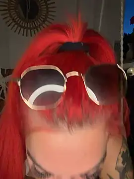 Snapshot of MrsRedFoxy chatting on 06/19/26, 08:34 MrsRedFoxy online show from 06/19/26, 08:34