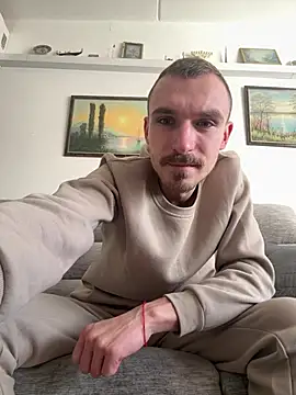 Snapshot of TheMaskShow chatting on 02/15/26, 06:21 TheMaskShow online show from 02/15/26, 06:21