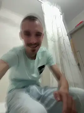 Snapshot of TheMaskShow chatting on 04/24/26, 05:59 TheMaskShow online show from 04/24/26, 05:59