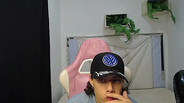 Snapshot of Didi_hard chatting on 03/10/26, 04:28 Didi hard online show from 03/10/26, 04:28