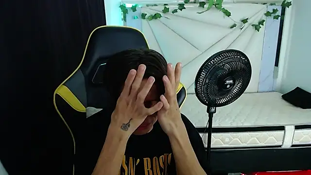 Snapshot of Didi_hard chatting on 03/22/26, 12:36 Didi hard online show from 03/22/26, 12:36