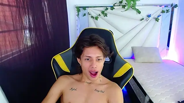 Snapshot of Didi_hard chatting on 03/23/26, 04:22 Didi hard online show from 03/23/26, 04:22