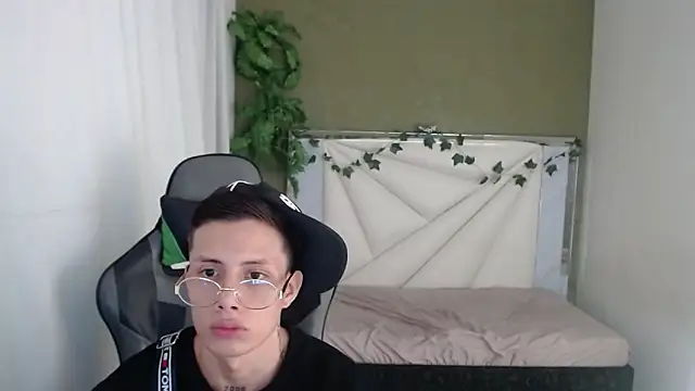 Snapshot of Didi_hard chatting on 04/05/26, 03:26 Didi hard online show from 04/05/26, 03:26