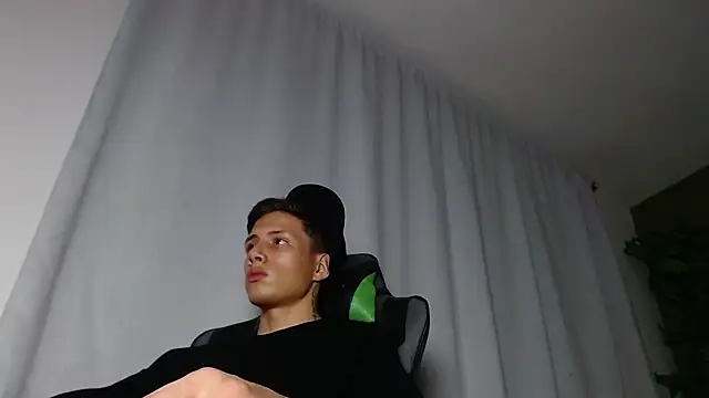 Snapshot of Didi_hard chatting on 04/10/26, 06:51 Didi hard online show from 04/10/26, 06:51