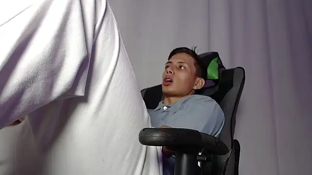 Snapshot of Didi_hard chatting on 04/11/26, 03:22 Didi hard online show from 04/11/26, 03:22