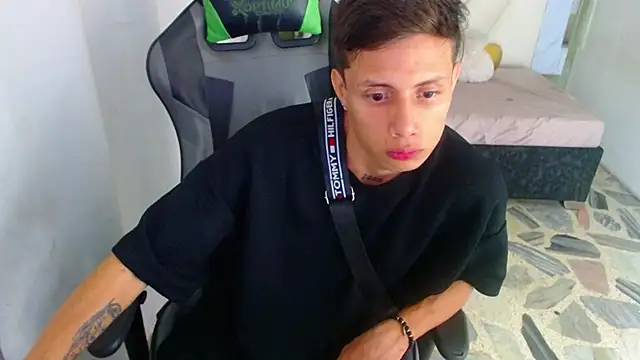 Snapshot of Didi_hard chatting on 04/18/26, 10:19 Didi hard online show from 04/18/26, 10:19