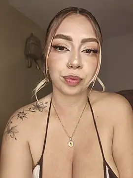 Snapshot of BellaDonna_16 chatting on 04/21/26, 02:15 BellaDonna 16 online show from 04/21/26, 02:15