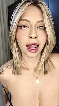 Snapshot of BellaDonna_16 chatting on 07/16/26, 11:22 BellaDonna 16 online show from 07/16/26, 11:22