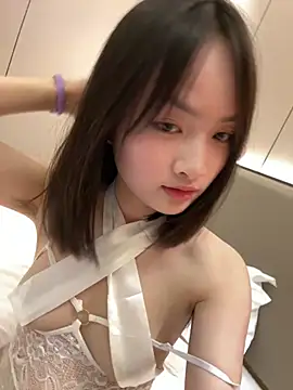 Snapshot of miaomiaou_ chatting on 03/24/26, 03:28 miaomiaou online show from 03/24/26, 03:28