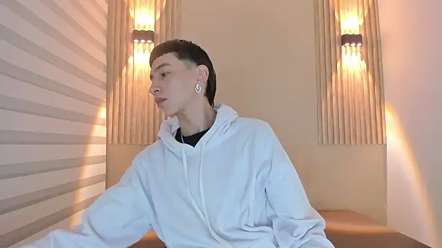 Snapshot of lian_cameron chatting on 02/03/26, 04:10 lian cameron online show from 02/03/26, 04:10