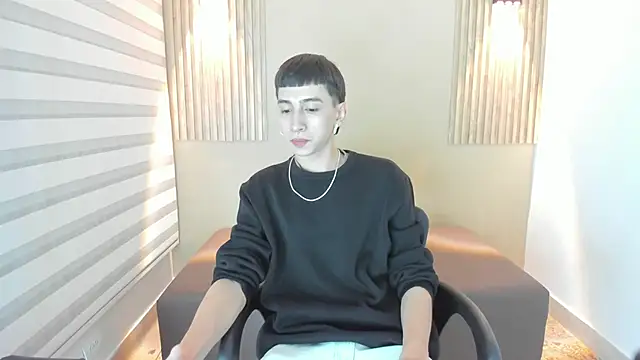 Snapshot of lian_cameron chatting on 02/11/26, 03:44 lian cameron online show from 02/11/26, 03:44