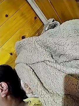 Snapshot of kussecka chatting on 03/15/26, 01:06 kussecka online show from 03/15/26, 01:06