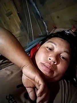 Snapshot of kussecka chatting on 04/19/26, 10:56 kussecka online show from 04/19/26, 10:56