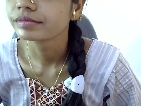 Snapshot of Kulsum_S chatting on 03/08/26, 09:57 Kulsum S online show from 03/08/26, 09:57