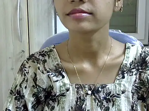 Snapshot of Kulsum_S chatting on 03/25/26, 11:49 Kulsum S online show from 03/25/26, 11:49