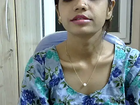 Snapshot of Kulsum_S chatting on 03/27/26, 01:00 Kulsum S online show from 03/27/26, 01:00