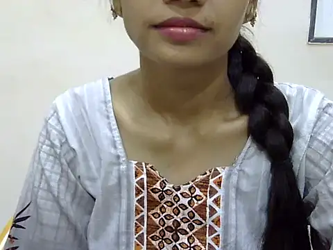Snapshot of Kulsum_S chatting on 05/04/26, 11:06 Kulsum S online show from 05/04/26, 11:06