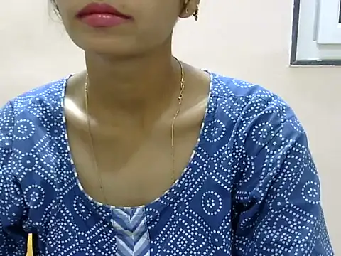 Snapshot of Kulsum_S chatting on 05/18/26, 01:28 Kulsum S online show from 05/18/26, 01:28