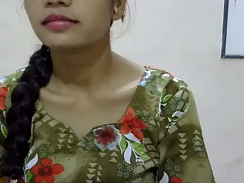 Snapshot of Kulsum_S chatting on 06/14/26, 01:57 Kulsum S online show from 06/14/26, 01:57