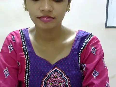 Snapshot of Kulsum_S chatting on 06/18/26, 01:04 Kulsum S online show from 06/18/26, 01:04