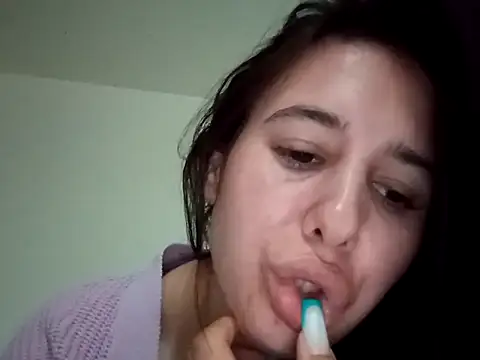 Snapshot of MavisReeve chatting on 04/20/26, 09:23 MavisReeve online show from 04/20/26, 09:23