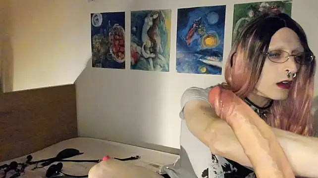 Snapshot of Miaxma chatting on 03/27/26, 10:42 Miaxma online show from 03/27/26, 10:42