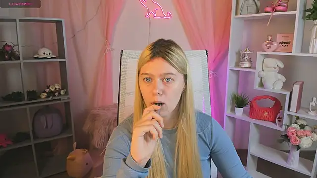 Snapshot of CelestineMauriac chatting on 04/11/26, 03:38 CelestineMauriac online show from 04/11/26, 03:38