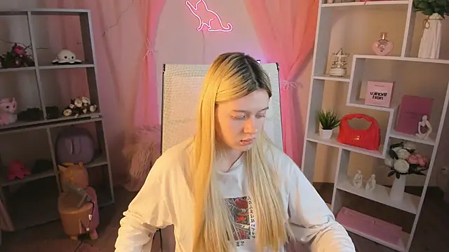 Snapshot of CelestineMauriac chatting on 04/21/26, 07:06 CelestineMauriac online show from 04/21/26, 07:06