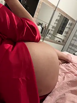 Snapshot of Melissa-suisse chatting on 03/06/26, 04:58 Melissa-suisse online show from 03/06/26, 04:58