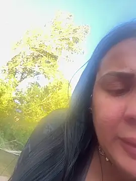 Snapshot of Melissa-suisse chatting on 04/17/26, 05:38 Melissa-suisse online show from 04/17/26, 05:38