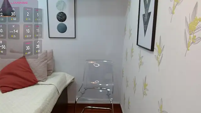 Snapshot of Laia_white chatting on 04/13/26, 11:37 Laia white online show from 04/13/26, 11:37