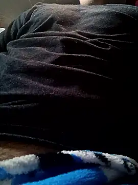 Snapshot of Ryzca chatting on 01/19/26, 02:32 Ryzca online show from 01/19/26, 02:32